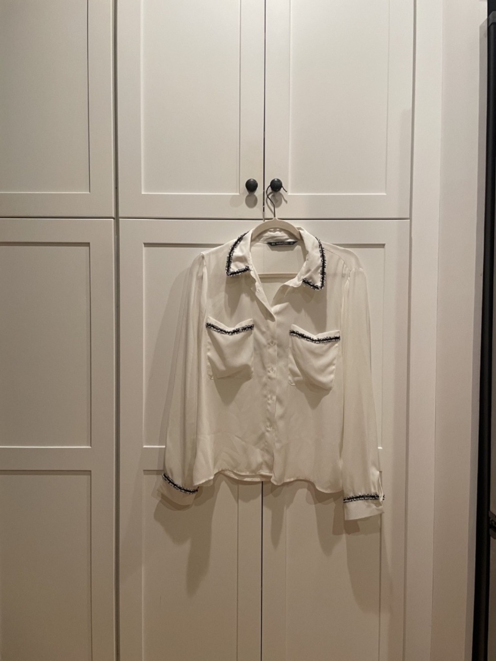 Zara Basic Button-up White/Cream with black trim Size XL - Picture 3 of 6
